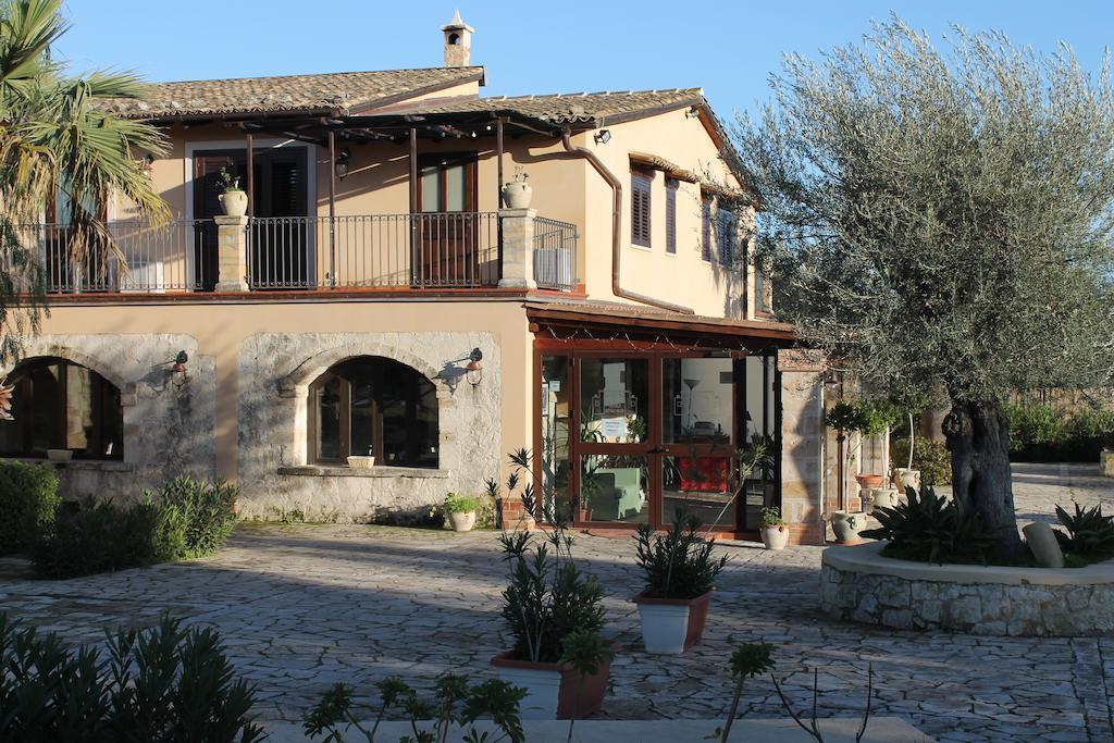 B&B Casale Siciliano Di Miryam Tiralongo Avola Eksteriør bilde
