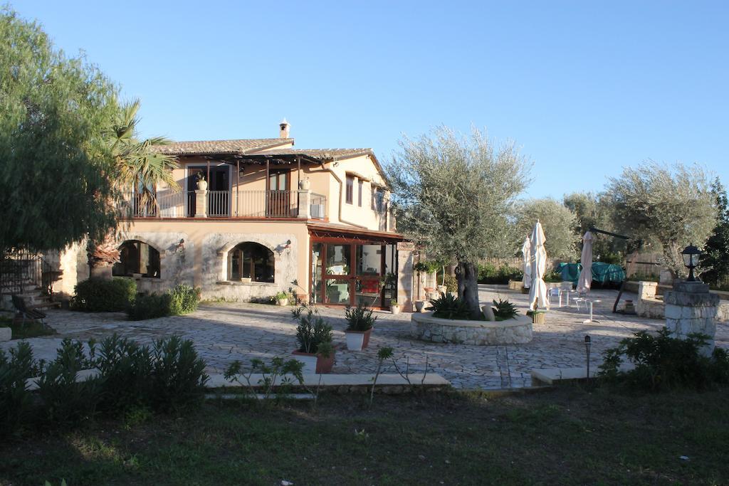 B&B Casale Siciliano Di Miryam Tiralongo Avola Eksteriør bilde