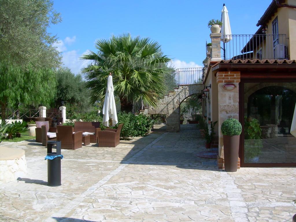 B&B Casale Siciliano Di Miryam Tiralongo Avola Eksteriør bilde